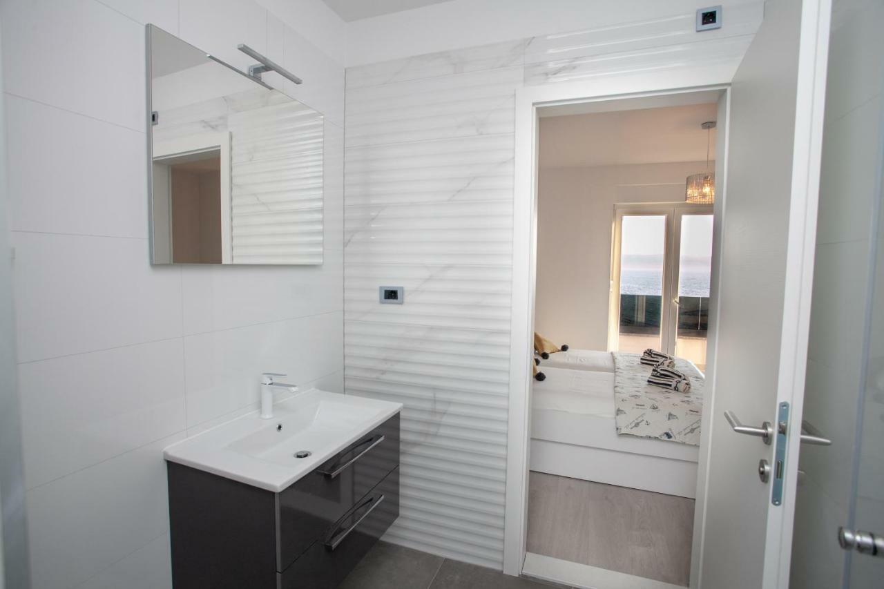 Luxury Apartments Beach Jesenice  Eksteriør bilde