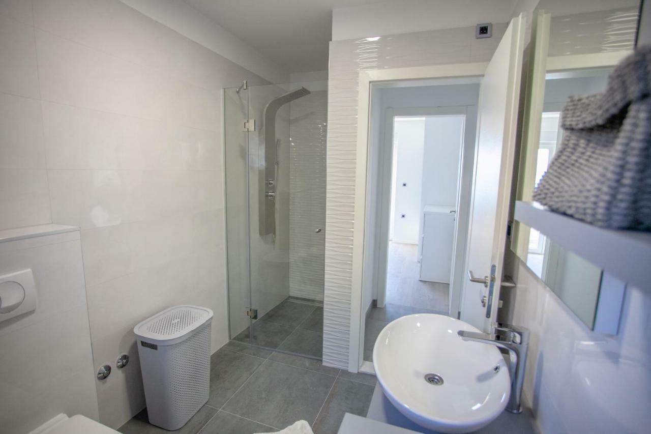 Luxury Apartments Beach Jesenice  Eksteriør bilde