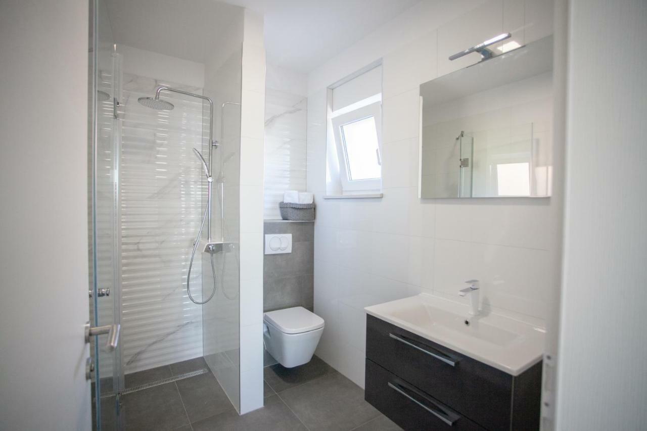 Luxury Apartments Beach Jesenice  Eksteriør bilde